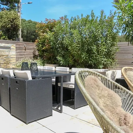 Superb 3br With Ac Sea View Parking And Garden - Benakey *