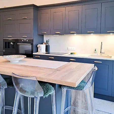 Superb 3br With Ac Sea View Parking And Garden - Benakey Apartment *
